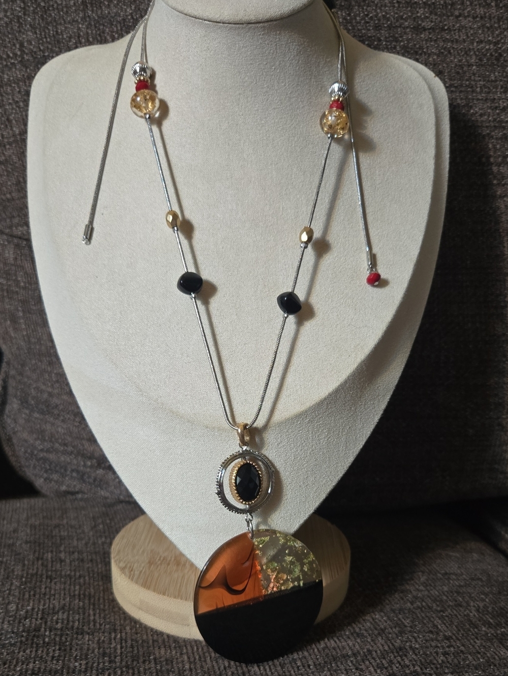 Vintage Two-Tone Pendant Necklace with Black and Amber Accents Resin 90s 💫